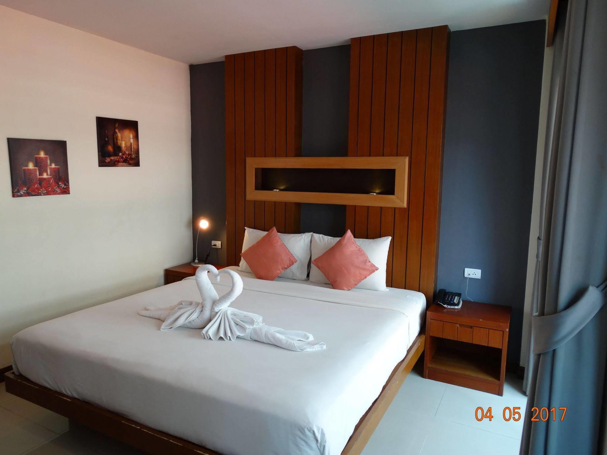 Acca Patong Hotel Phuket Exterior photo